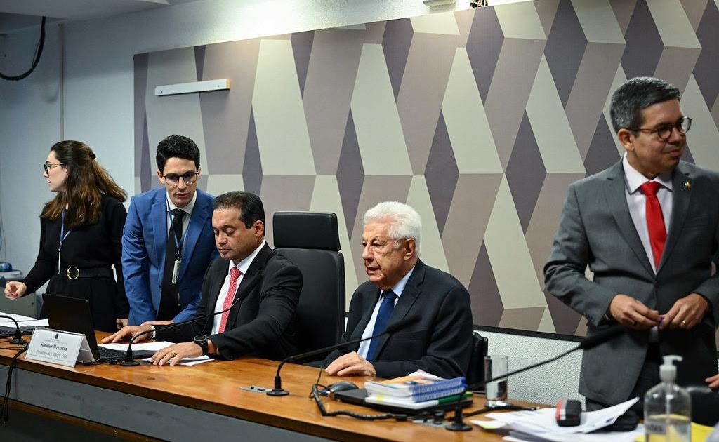 Weverton Rocha preside instalação de Comissão Mista que analisa MP que simplifica regras para atividade de mototaxistas, motoboys e motofretistas